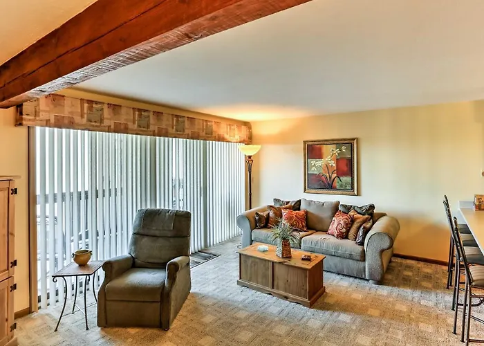 Waterfront Port Clinton Condo W/ Pool Access!