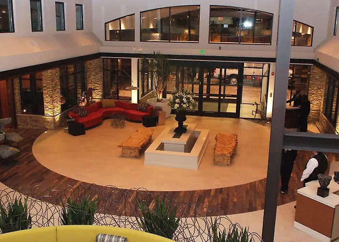 Embassy Suites By Hilton Detroit Metro Airport