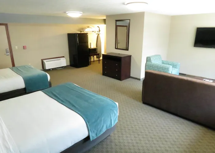 Edgewater Hotel And Suites
