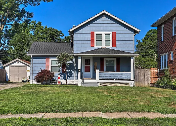 Lorain Lake Cottage < 1 Mi To Lake Erie Fun!